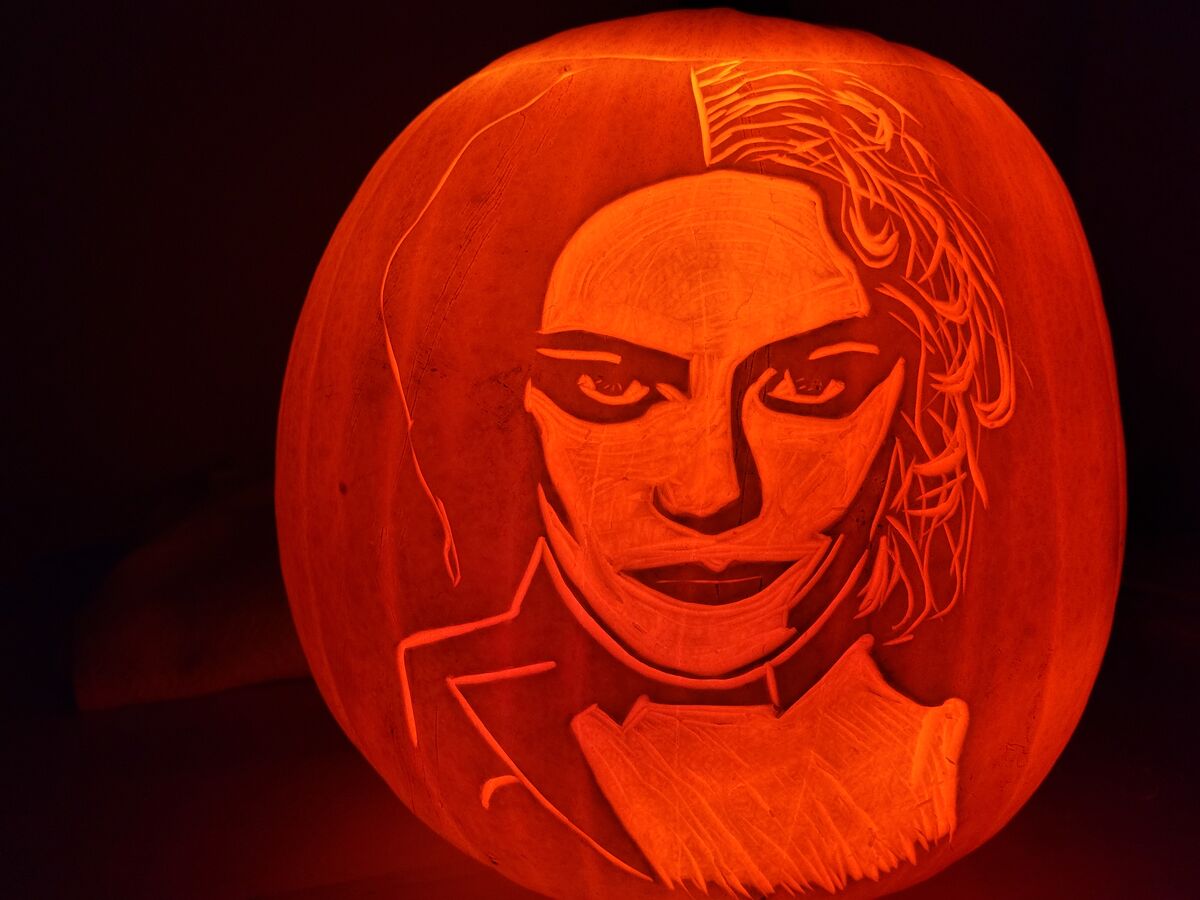 A pumpkin carved with Cruella from Cruella (2021).